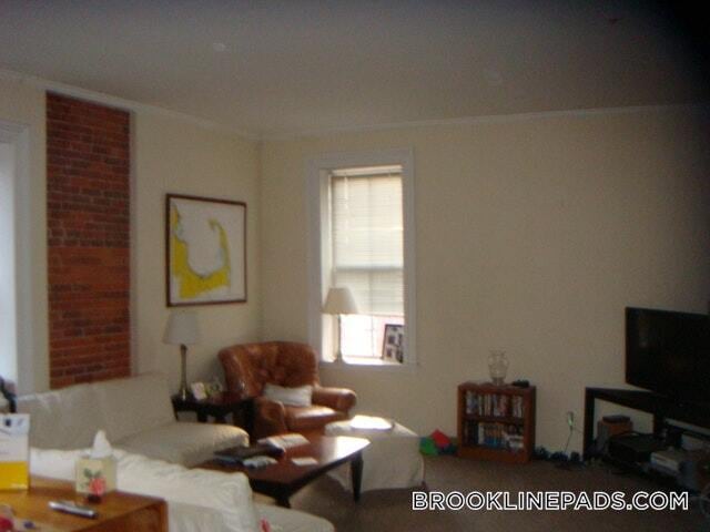 Building Photo - 4 Davis Ave