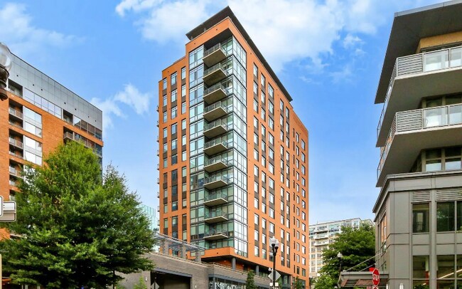 Building Photo - 2000 Clarendon Blvd