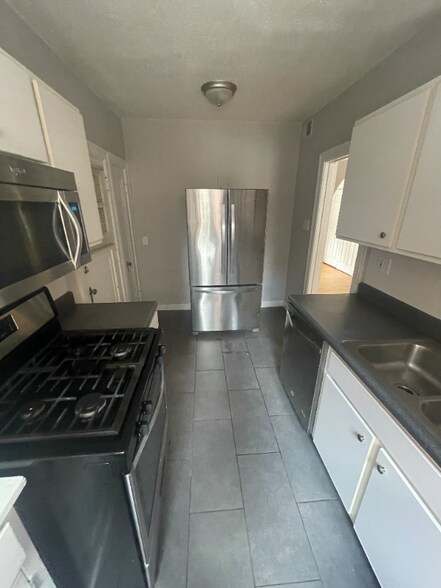 Building Photo - 7553 Byron Pl