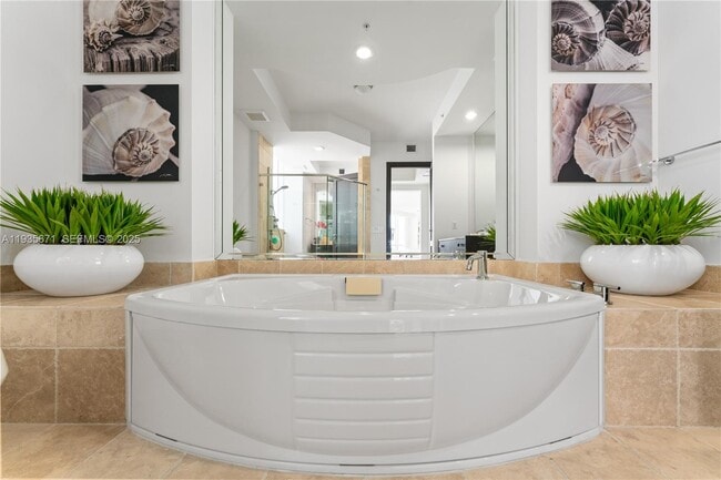 Building Photo - 18201 Collins Ave