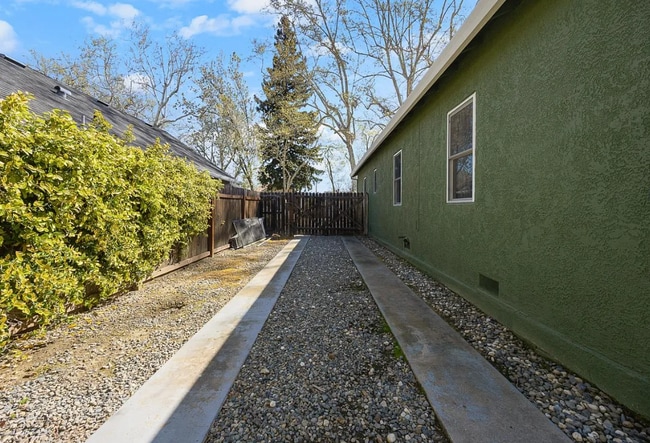 Building Photo - 128 Irene Ave