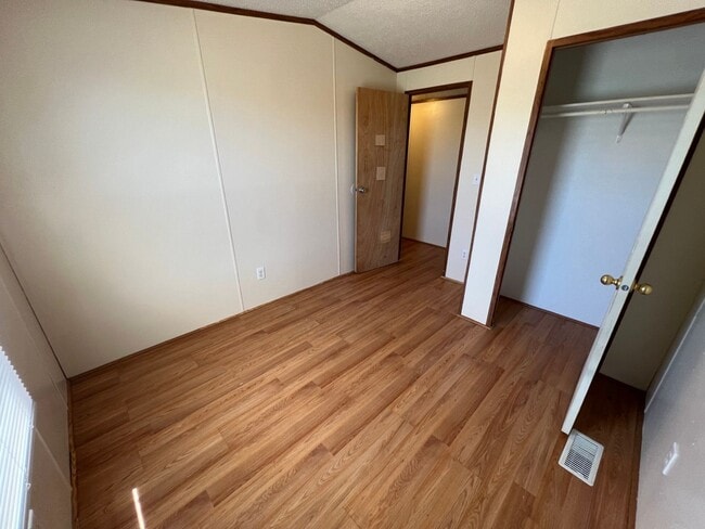 Building Photo - 3 Bed 2 Bath Updated Mobile Home w/ Fenced...