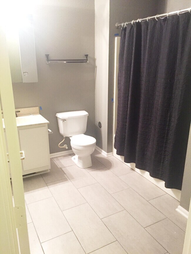 Building Photo - 16955 Toronto Ave SE