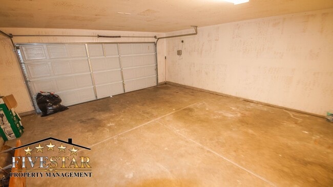 Building Photo - 1733 Pyxis St