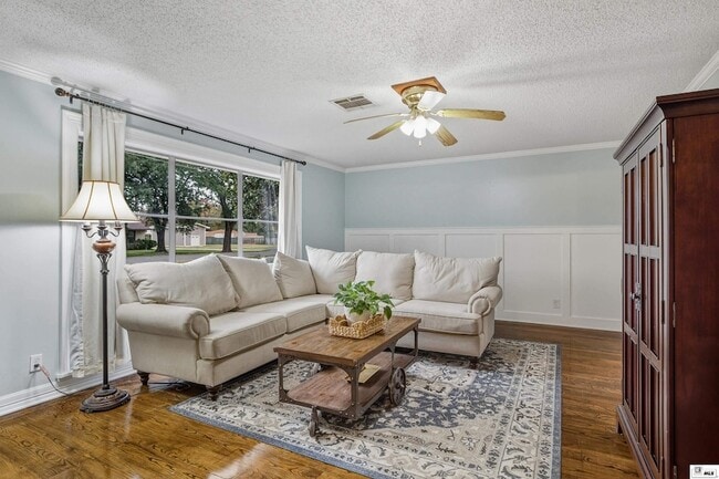 Building Photo - 1110 Hilton St