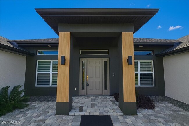 Building Photo - 4000 NE 9th Ave