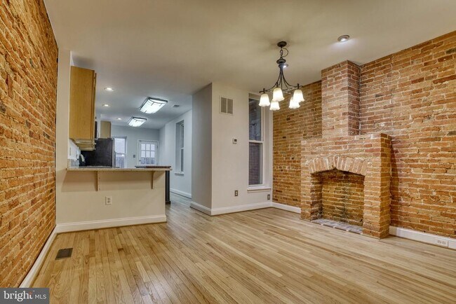Building Photo - 1236 S Charles St
