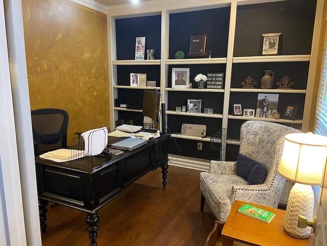 Building Photo - 300 Founders Pointe Blvd