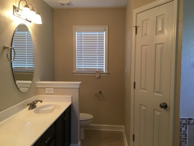 Building Photo - 6472 Daybreak Dr