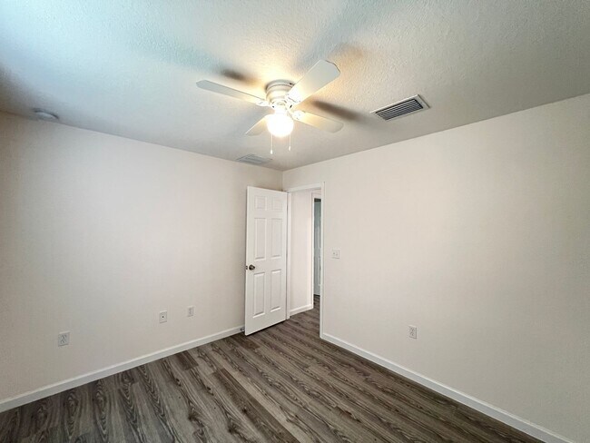 Building Photo - Beautiful and Lovely 3BD/2BA Home in Ocala!!l