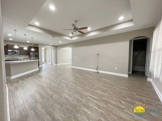 Building Photo - Gorgeous 4 Bedroom Home in Shalimar