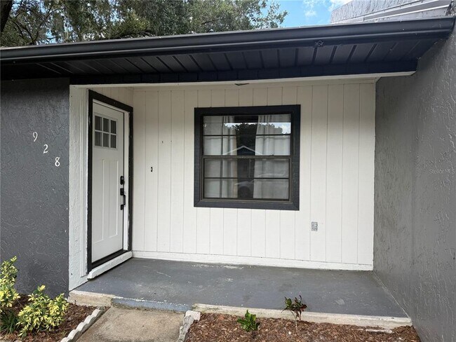 Building Photo - 928 Winnie Ln