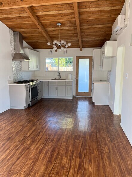 Building Photo - 21621 DuPont St