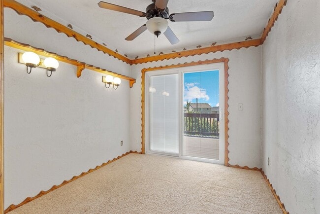 Building Photo - 4 BED 2.5 BATH HOME IN REXBURG