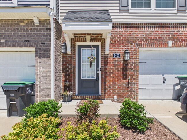 Building Photo - 1405 Kerr Dr