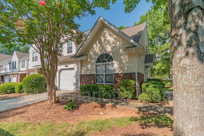 Building Photo - 8289 Christmas Ct