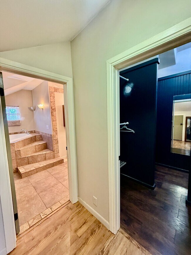 Building Photo - 4-BR Home with Horse Privileges in Apple Valley