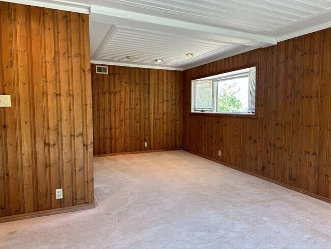 Building Photo - 25228 La Loma Dr