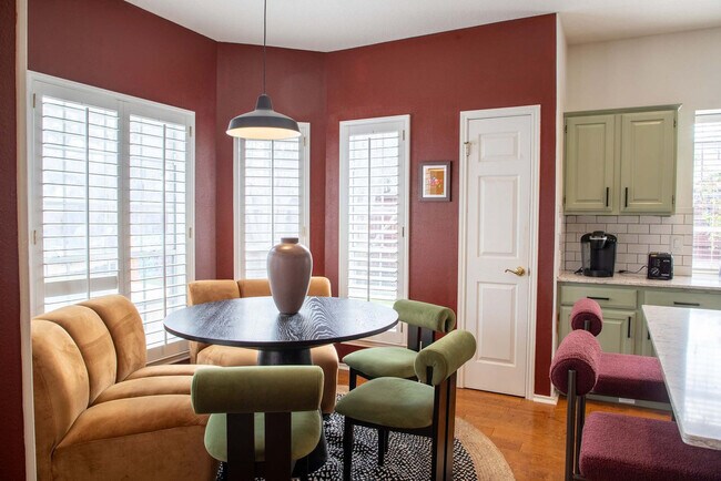 Building Photo - 2002 Chittim Trail Dr