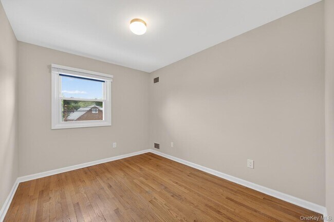 Building Photo - 68 Graywood Rd