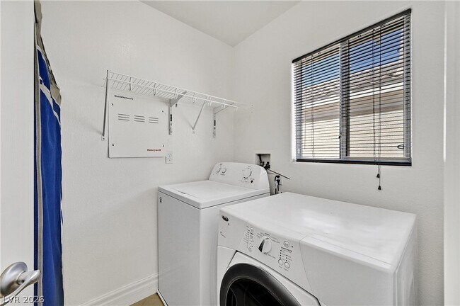 Building Photo - 6632 Babys Tear Pl