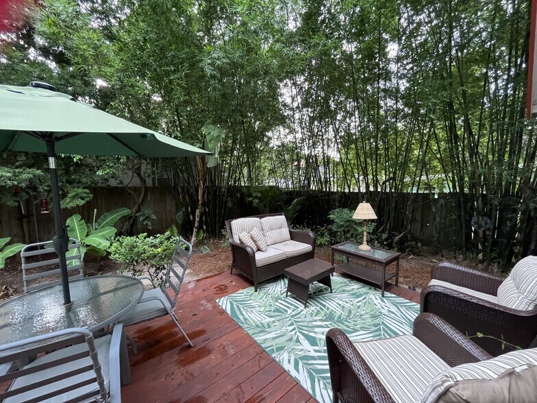 Outdoor Lounge Area - 233 Emory Pl