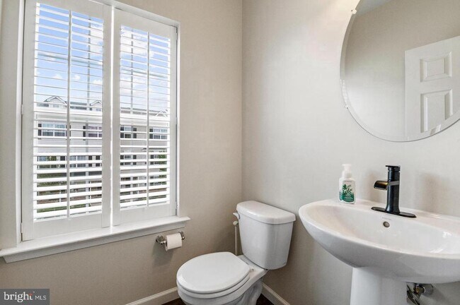 Building Photo - 3070 Goshen Dr