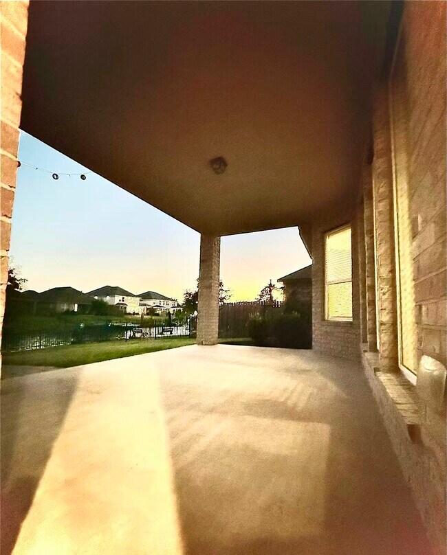 Building Photo - 24323 Marcello Lakes Dr