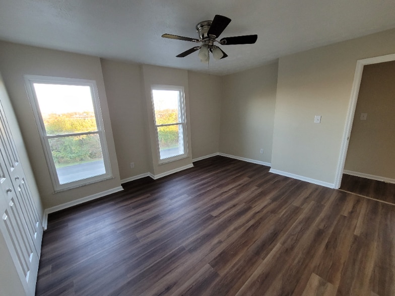 Building Photo - 1310 Louisville Rd