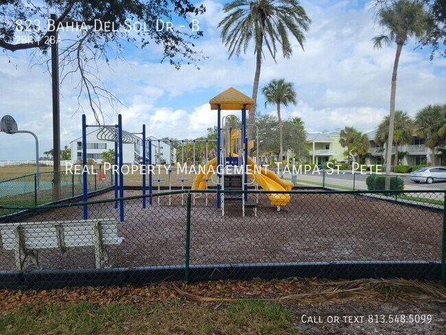Building Photo - 823 Bahia Del Sol Dr