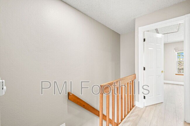 Building Photo - 2578 E Nichols Cir