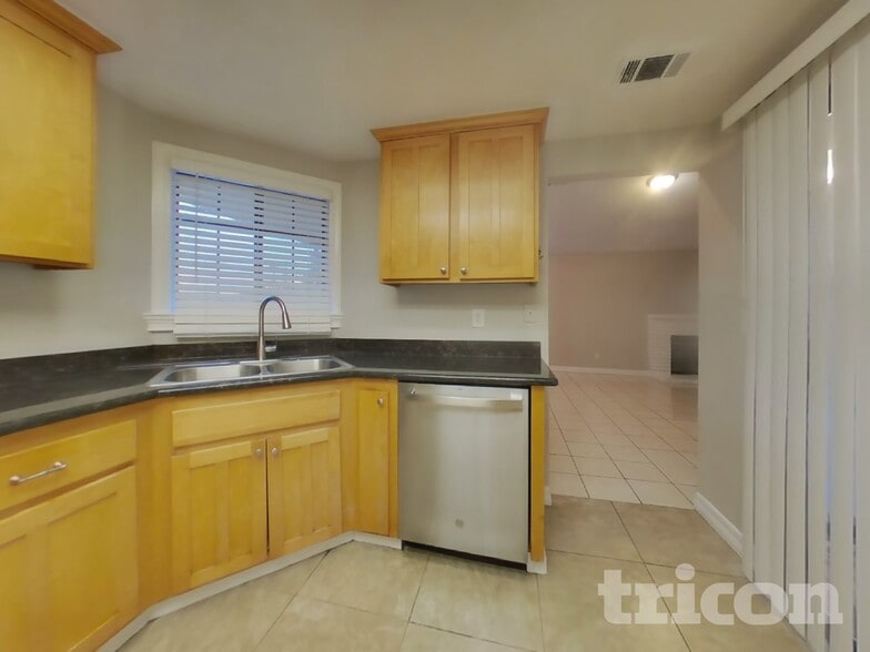 Building Photo - 4401 Montara Dr