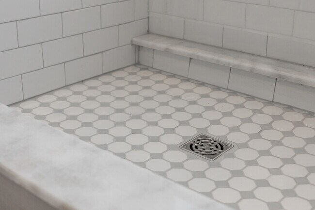 Building Photo - 1023 Franklin St