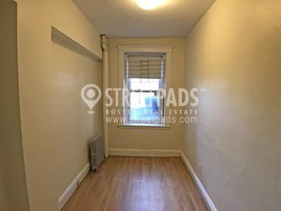 Building Photo - 2 bedroom in Boston MA 02135