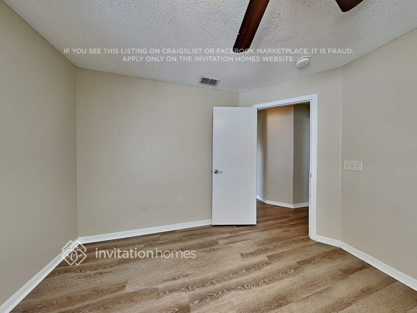 Building Photo - 819 Reflections Loop E