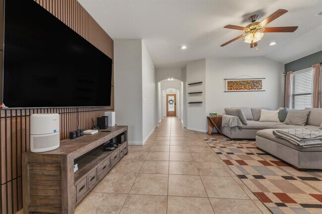 Building Photo - 5809 Scenic Lake Dr