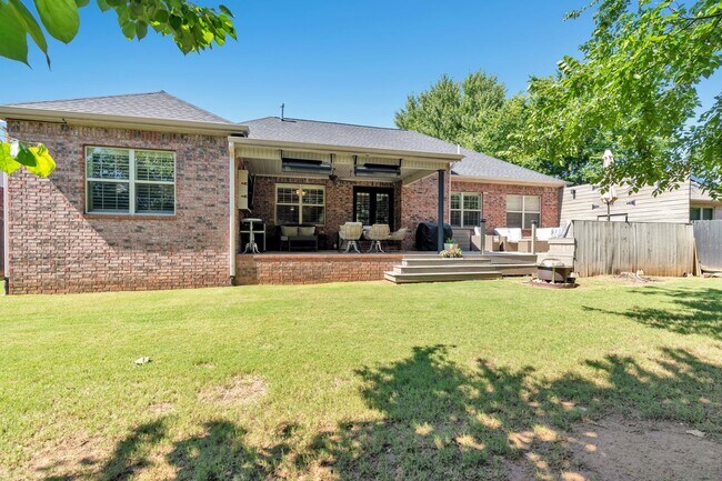 Building Photo - Fabulour Bridgeport S/D Home w/AMAZING out...