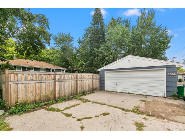 Building Photo - 5508 29th Ave S