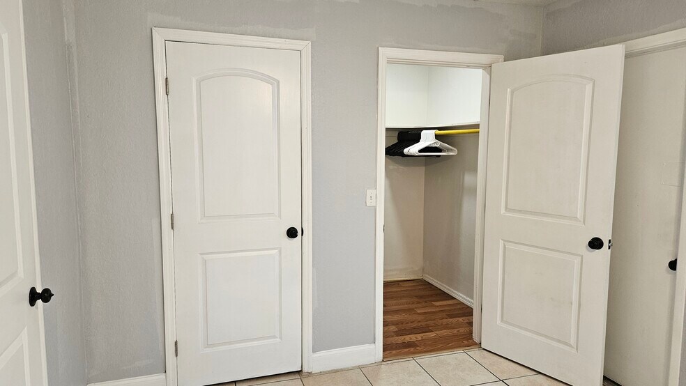 Building Photo - 309 Avanda Ct