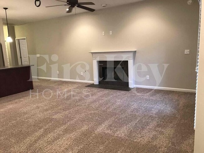Building Photo - 1088 Fairbank Ln