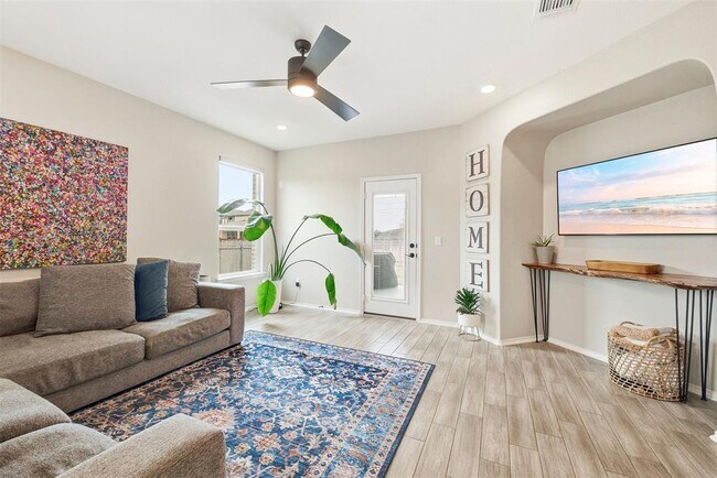 Building Photo - 1506 Dragonfly Loop