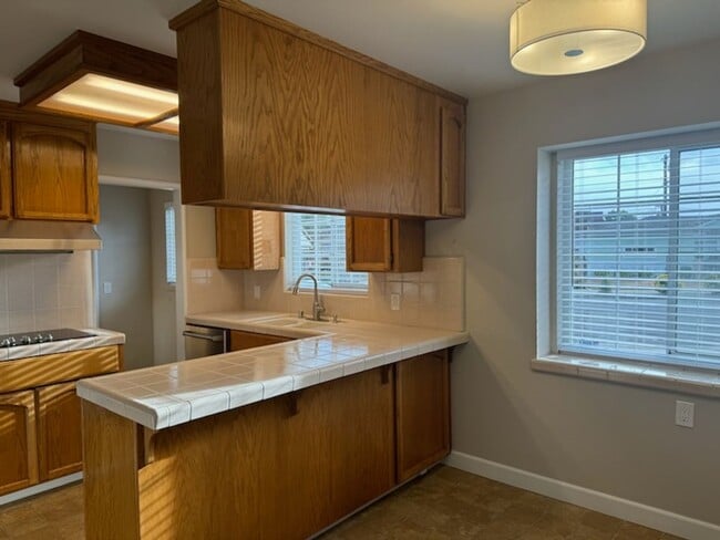 Building Photo - Beautiful 3 Bedroom 1.5 Bath Home, Close to Santana Row.