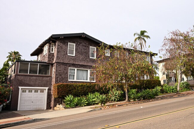 Building Photo - 1208 24th St