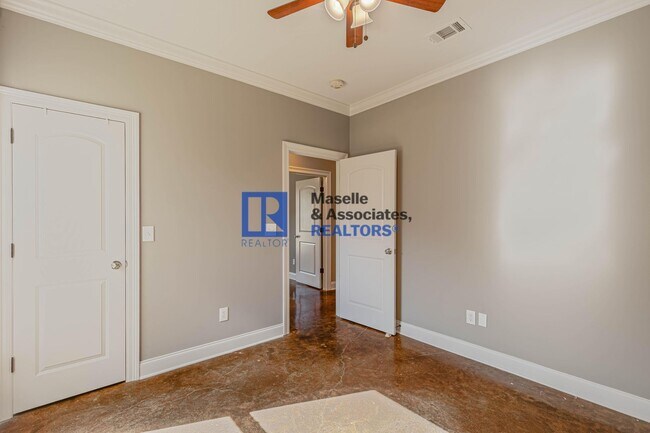 Building Photo - 3 Bed/2 Bath Home in Greenfield Station!!