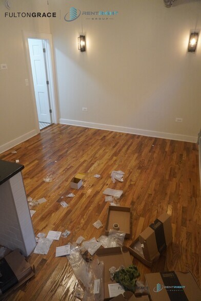 Building Photo - 1712 W Albion Ave