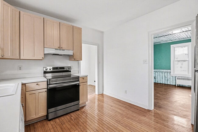 Building Photo - 41 S 27th St