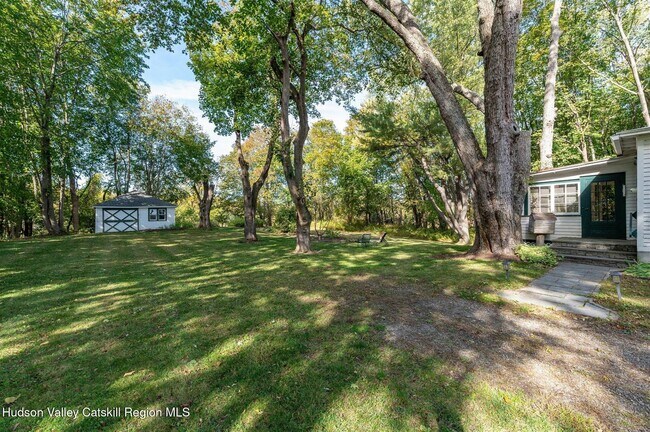 Building Photo - 703 Church Ave