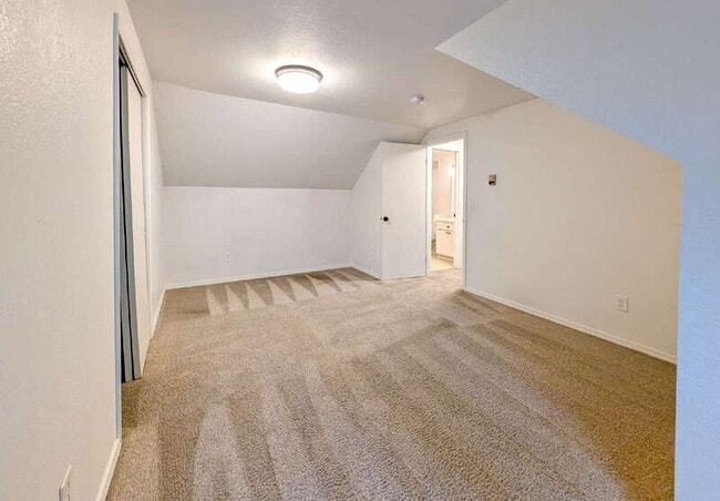 Building Photo - 115 E Jonathan Rd