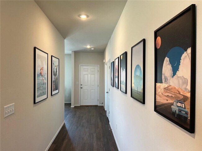 Building Photo - 2960 W McLaren Dr