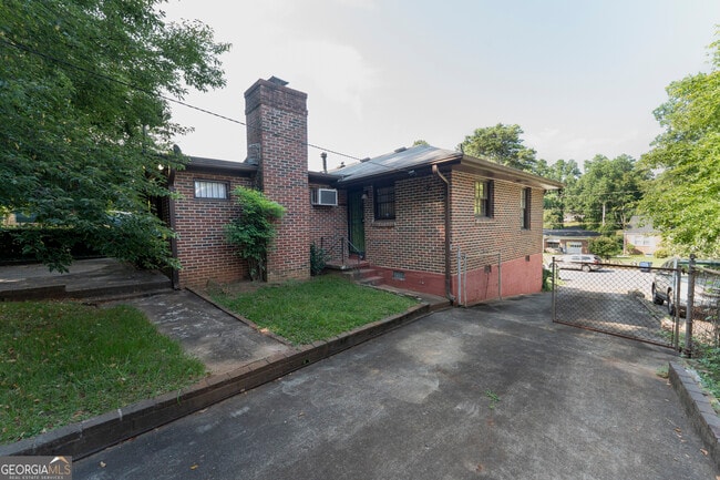 Building Photo - 1714 Brewer Blvd SW